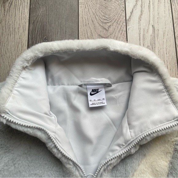 Nike Puffer Jacket - blue and Cream - Picture 3 of 6